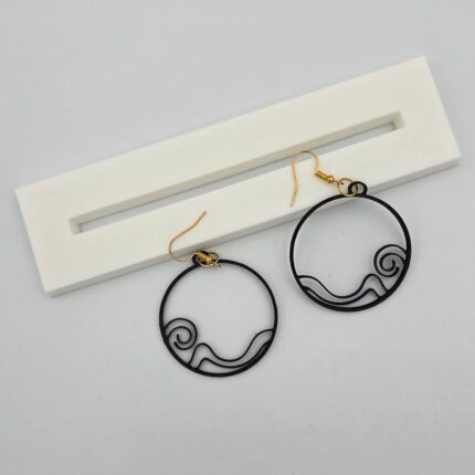 black-sunrise-mountain-earring-flat